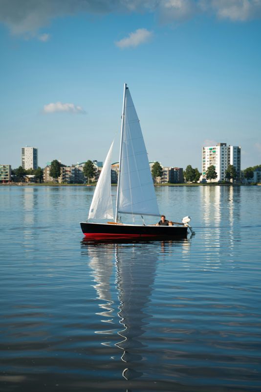 The sailboat On Belay